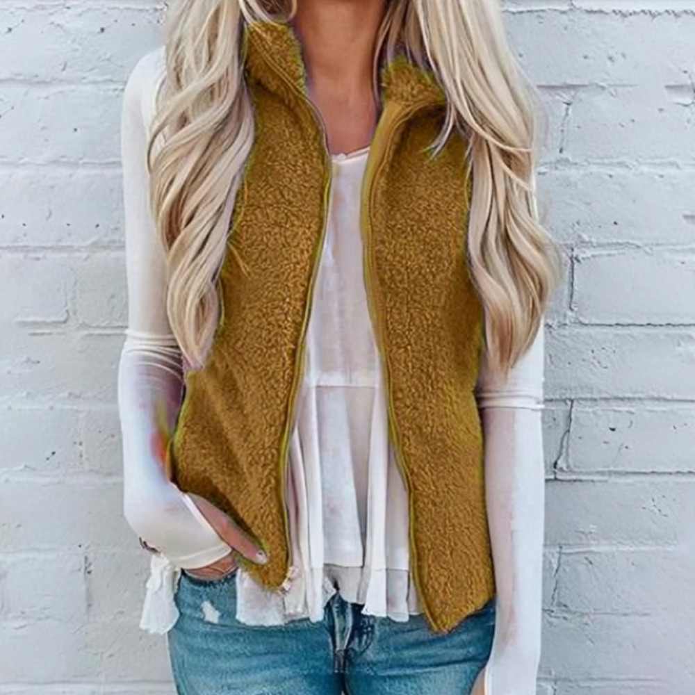 Lune London | Lightweight, cozy fleece vest for layering