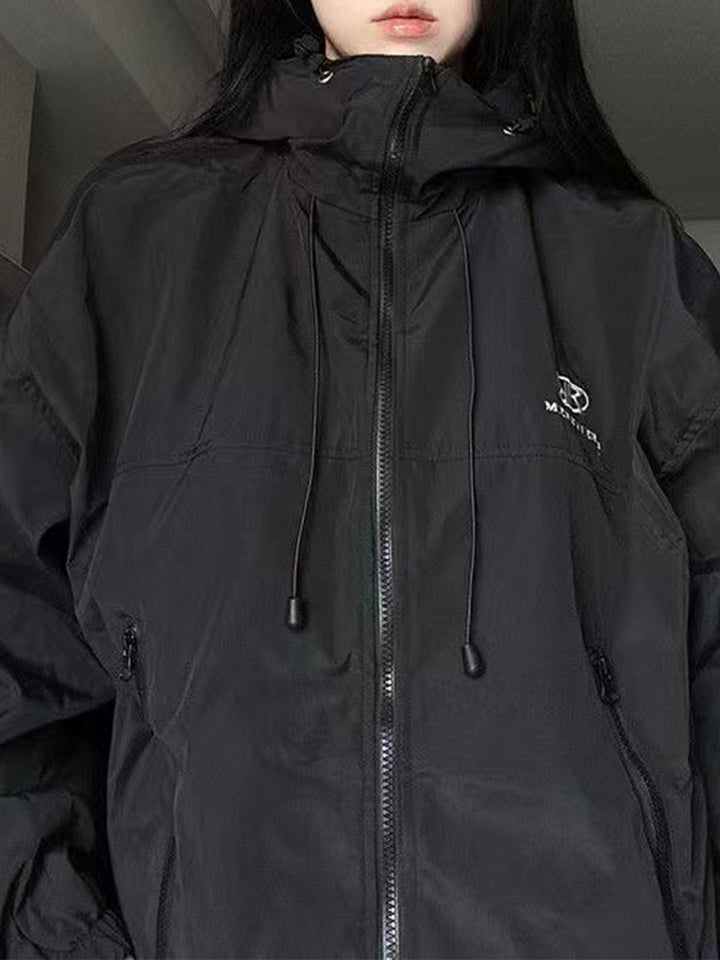 Chic und Stil | Retro black waterproof outdoor jacket with hood