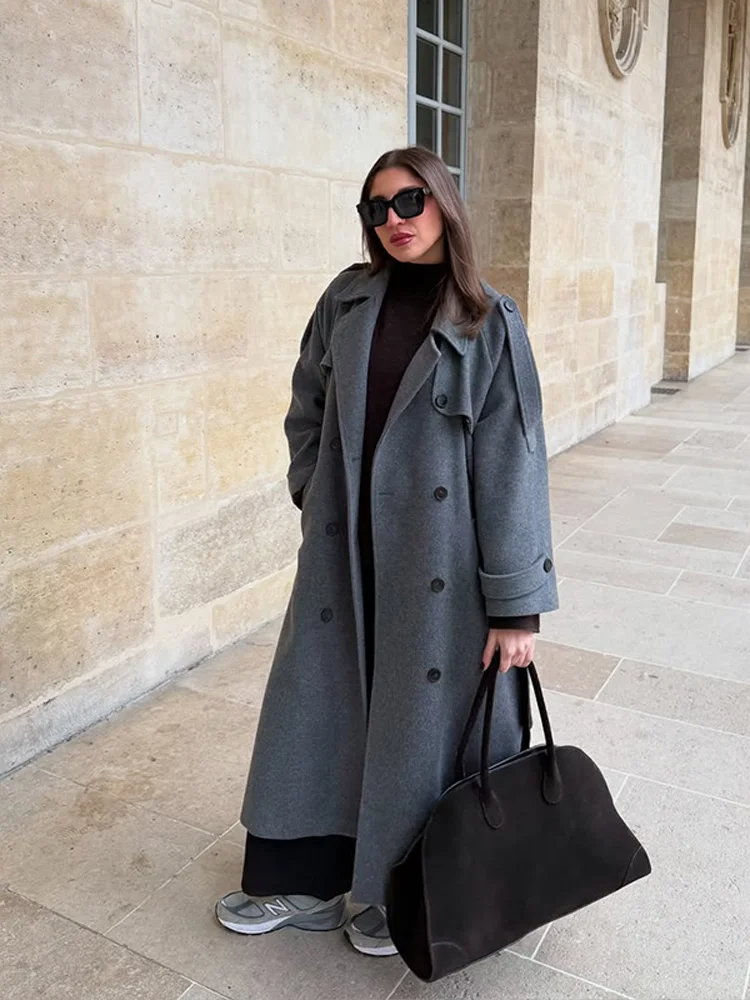 Lune London | Longer Coat - Wool - Loose Fit - Double-Breasted - Structured Shoulder - Long Sleeves