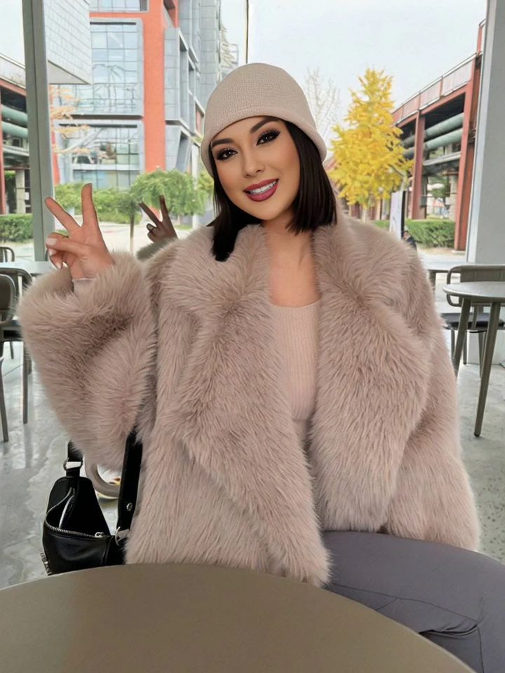 Lune London | Coat - Faux fur - Notched lapel - Belt bag - Mid-thigh length