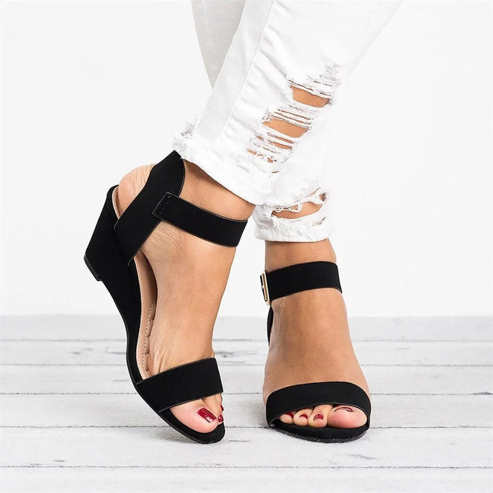 Chic Und Stil | Strap Sandals Comfortable and Stylish Women's Sandals with Heel