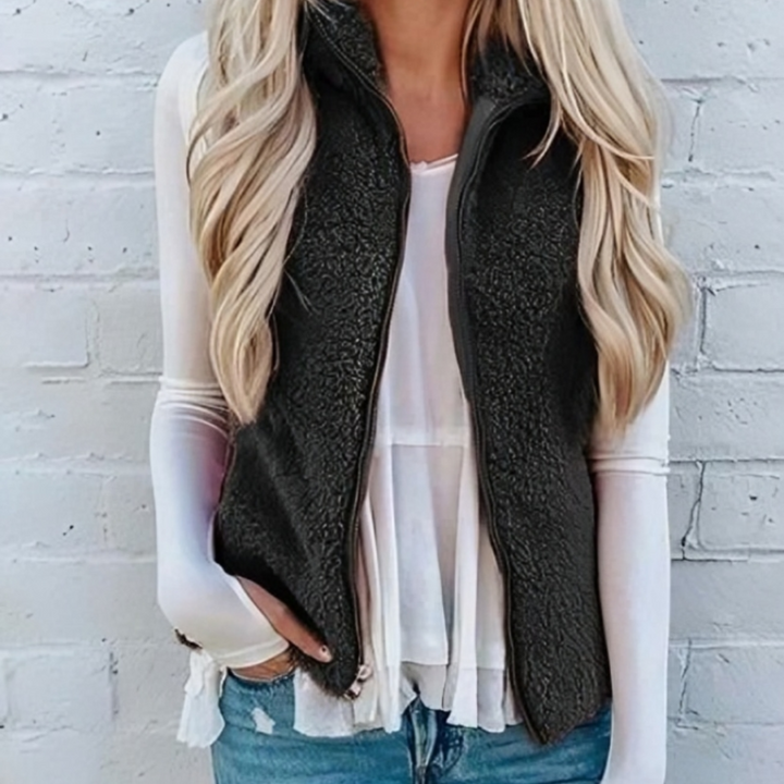 Lune London | Lightweight, cozy fleece vest for layering