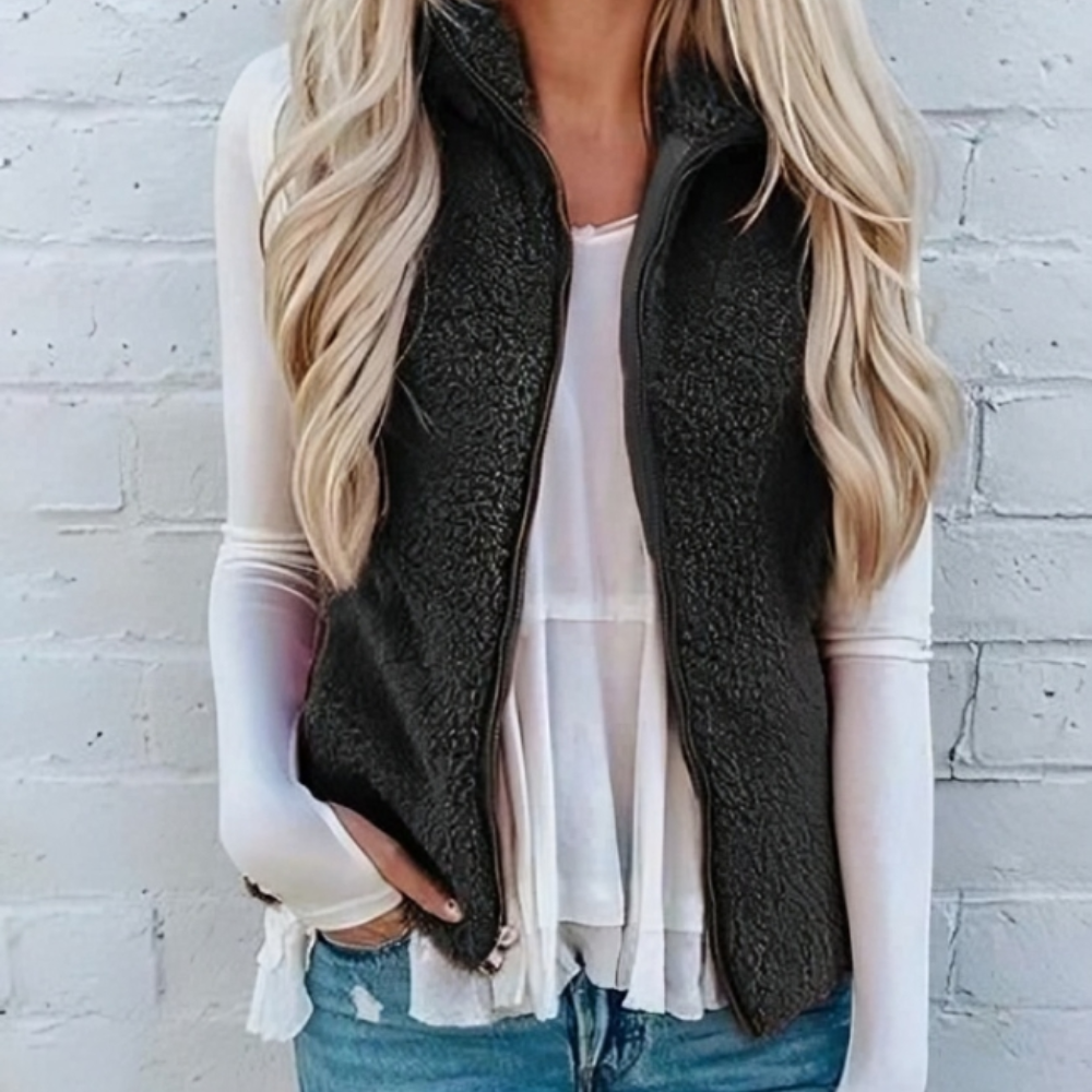 Lune London | Lightweight, cozy fleece vest for layering