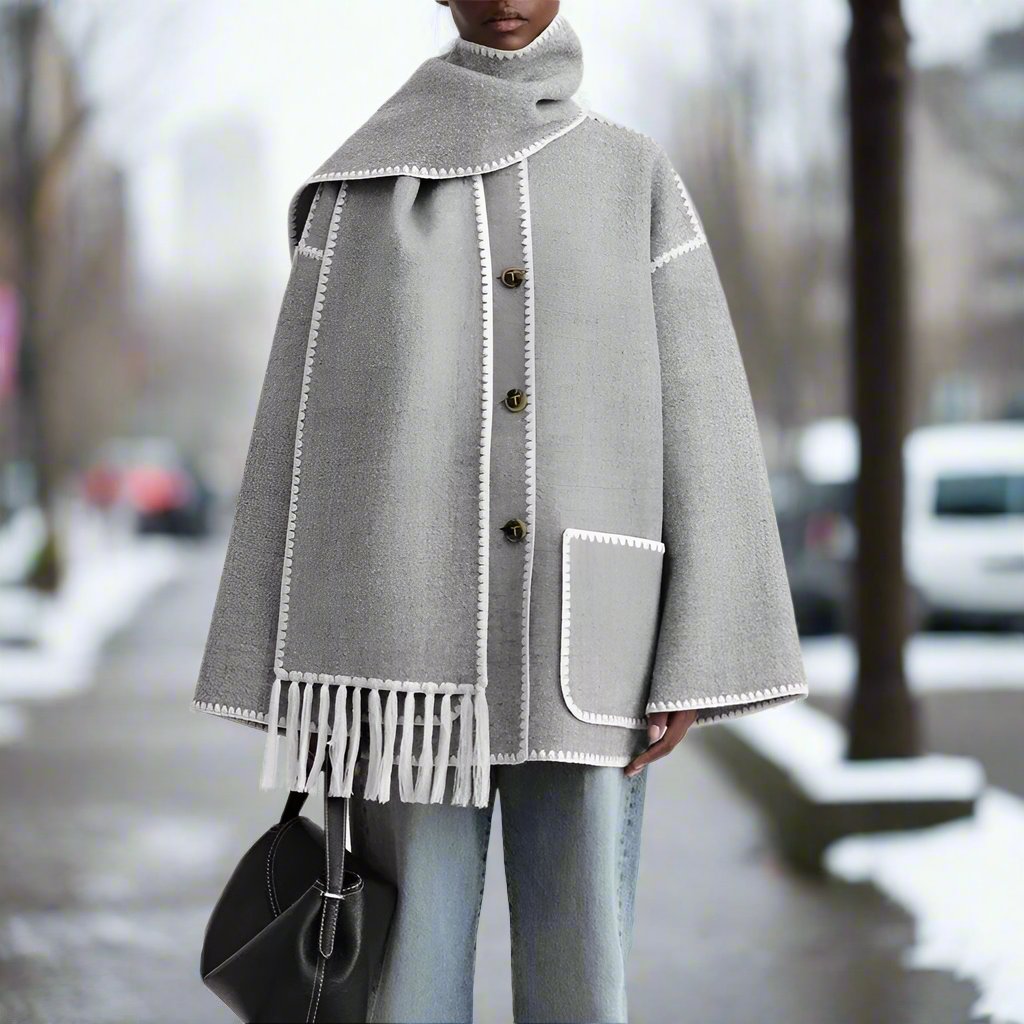 Lune London | Wool coat - Loose cut - Button closure with decorative seam - Incl. scarf