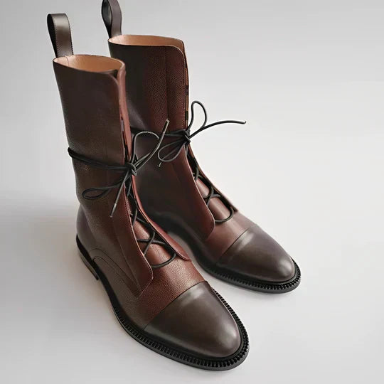 Lune London | Ankle boots - Leather - Lacing - Sleek design - Cap toes - Low cut