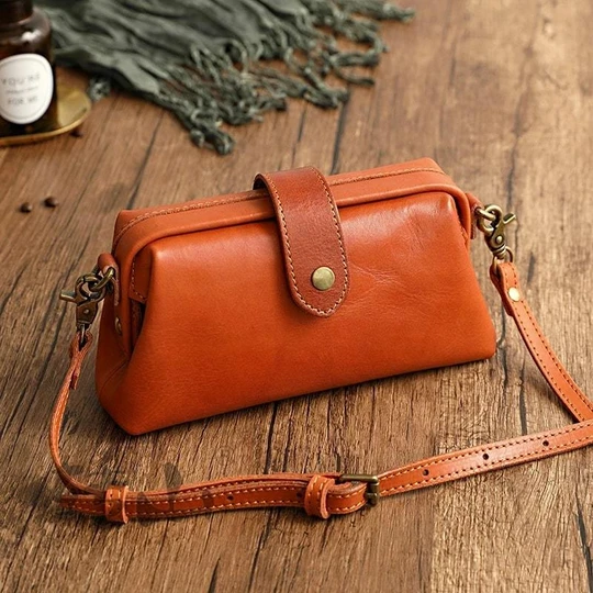 Lune London | Handmade retro bag in genuine leather
