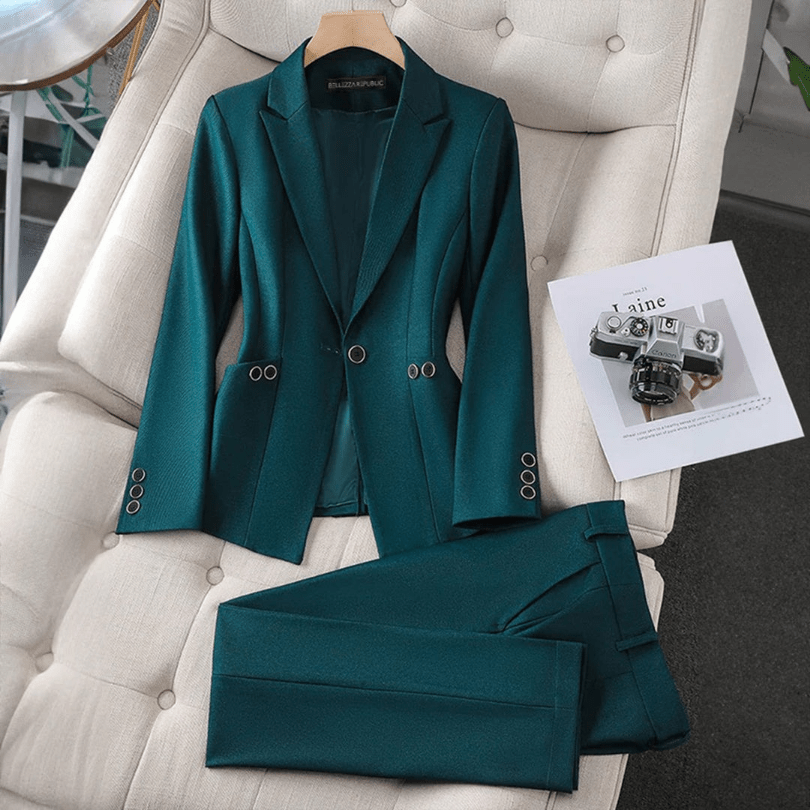 Lune London | Elegant Women's Blazer and Pantsuit Casual & Comfortable Design