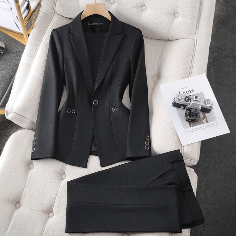 Lune London | Elegant Women's Blazer and Pantsuit Casual & Comfortable Design
