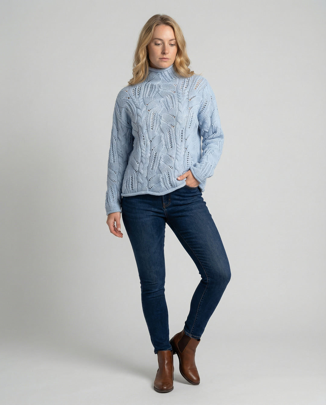 Women’s Luxury Cashmere Sweater with Minimalist Design & Soft Warmth | Lune London