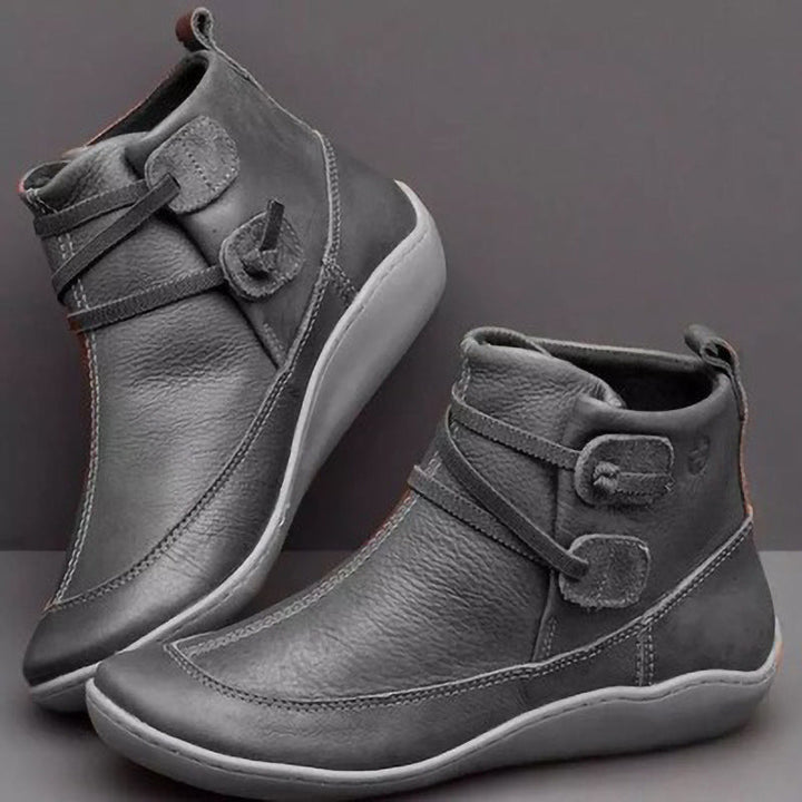 Lune London | Trendy plus size casual sports shoes for women
