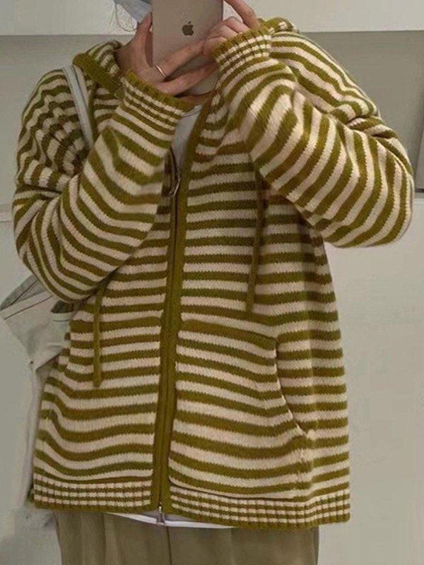 Chic und Stil | Cozy striped hooded cardigan with zipper