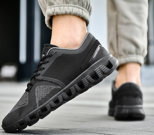 Lune London | Black sneakers with CloudTec sole