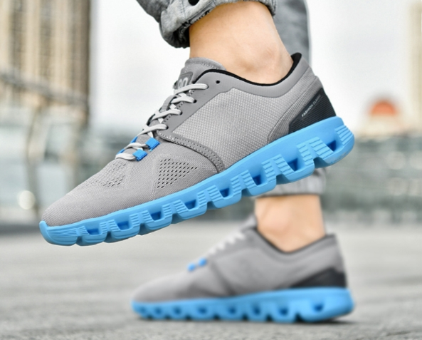 Lune London | Black sneakers with CloudTec sole