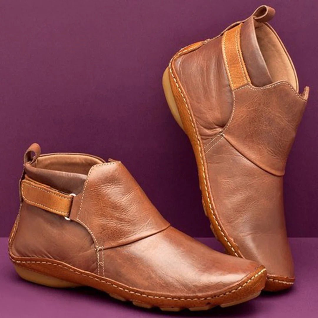 Lune London | Ankle boots - Smooth leather - Round toe - Strap detail - Casual fit
