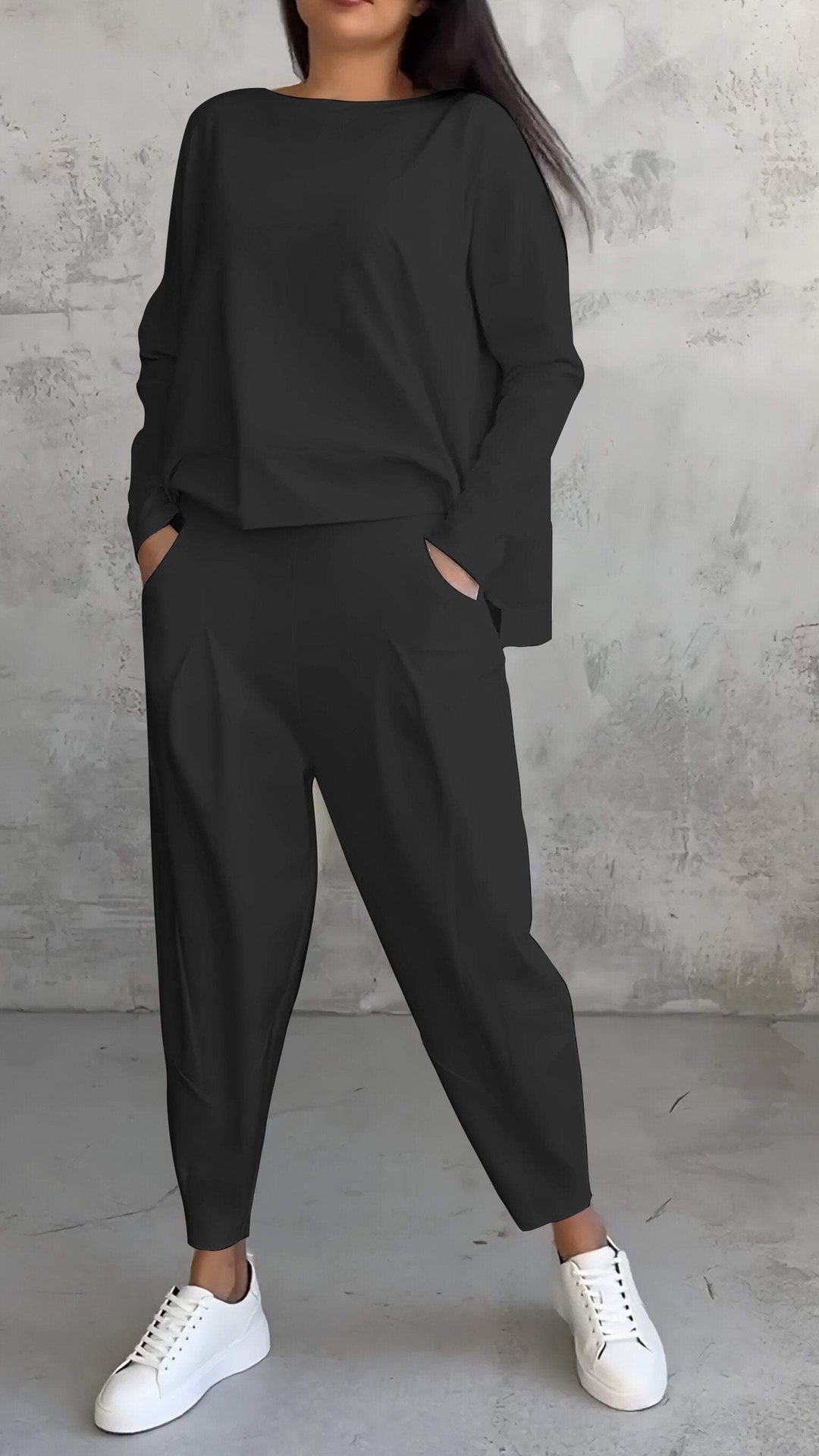 Lune London | Two-Piece Leisure Suit with Round Neckline and Long Sleeves