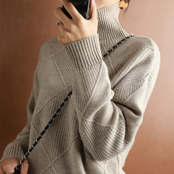 Lune London | European style diamond neck sweater