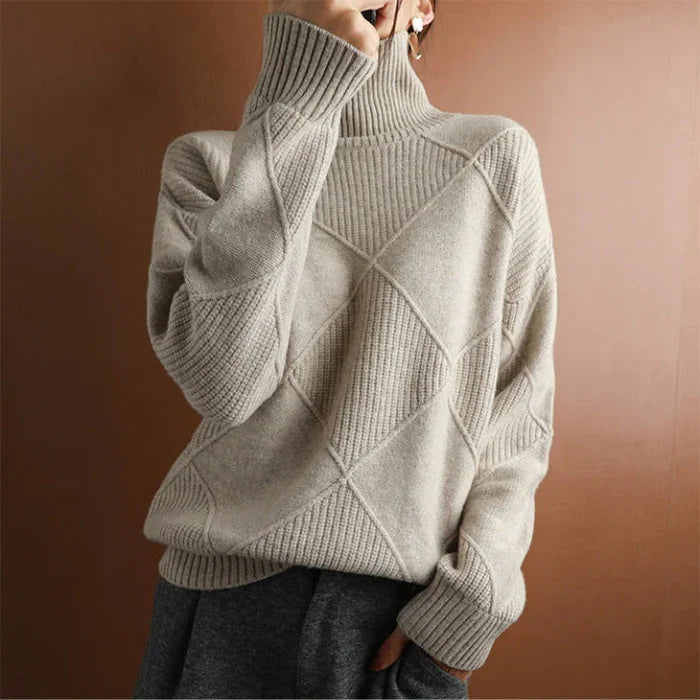 Lune London | European style diamond neck sweater