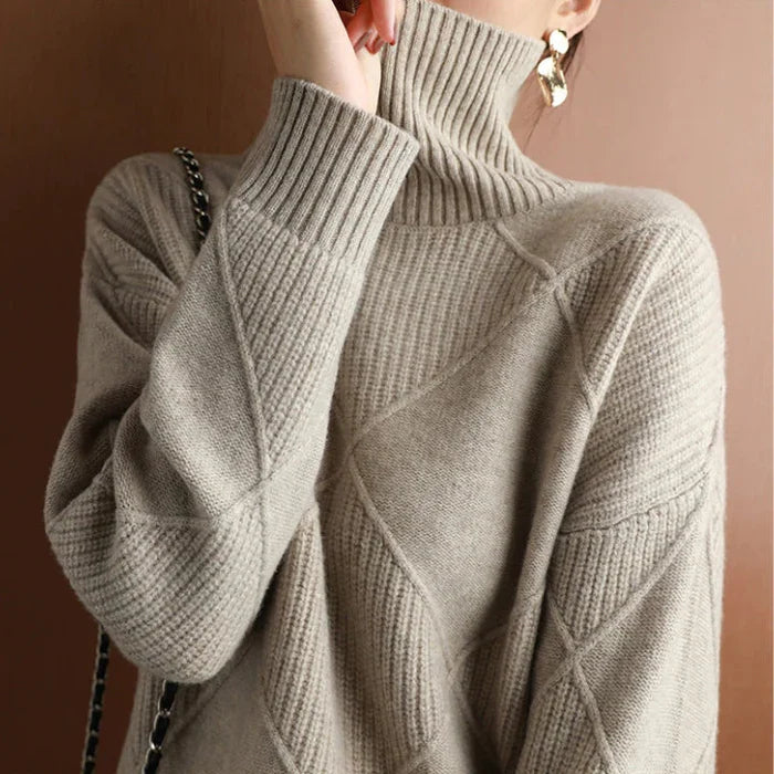Lune London | European style diamond neck sweater