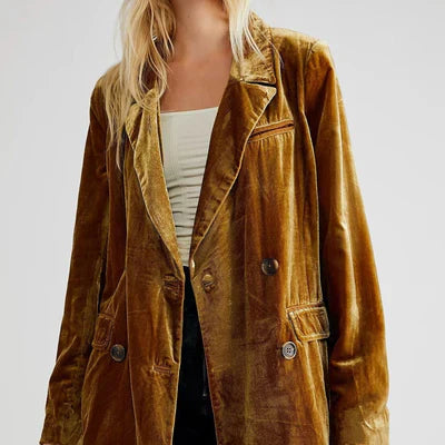 Lune London | Relaxed velvet blazer with long sleeves and button placket