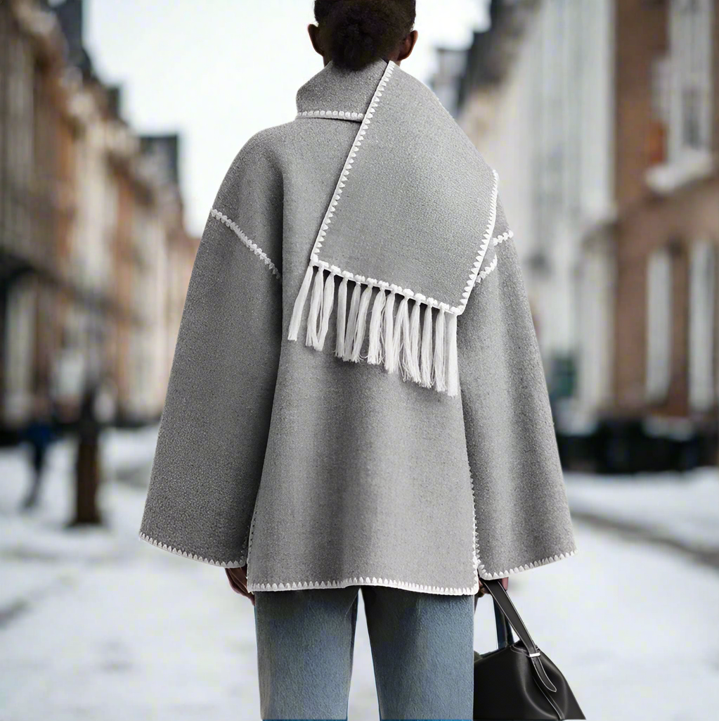 Lune London | Wool coat - Loose cut - Button closure with decorative seam - Incl. scarf