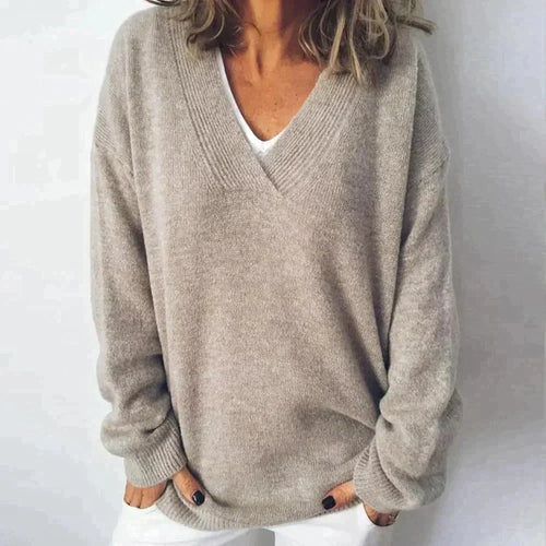 Lune London | Knit sweater - Plus size fit - V-neck - Soft wool blend - Long sleeves