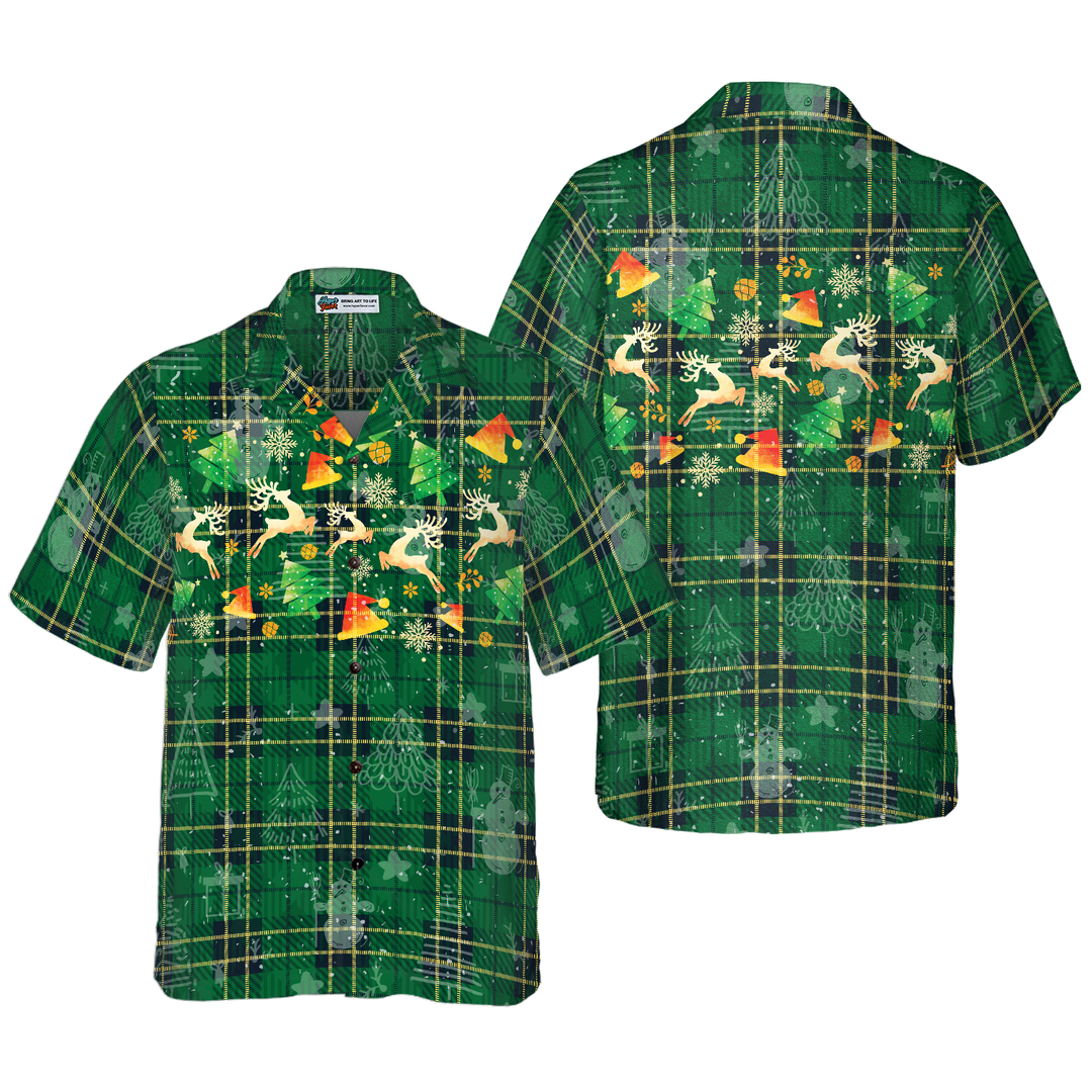 Lune London | Christmas Hyperfavor Hawaiian Shirts for Men and Women, Christmas Green Plaid Hawaiian Shirt with Reindeer Pattern and Short Sleeve Button Placket