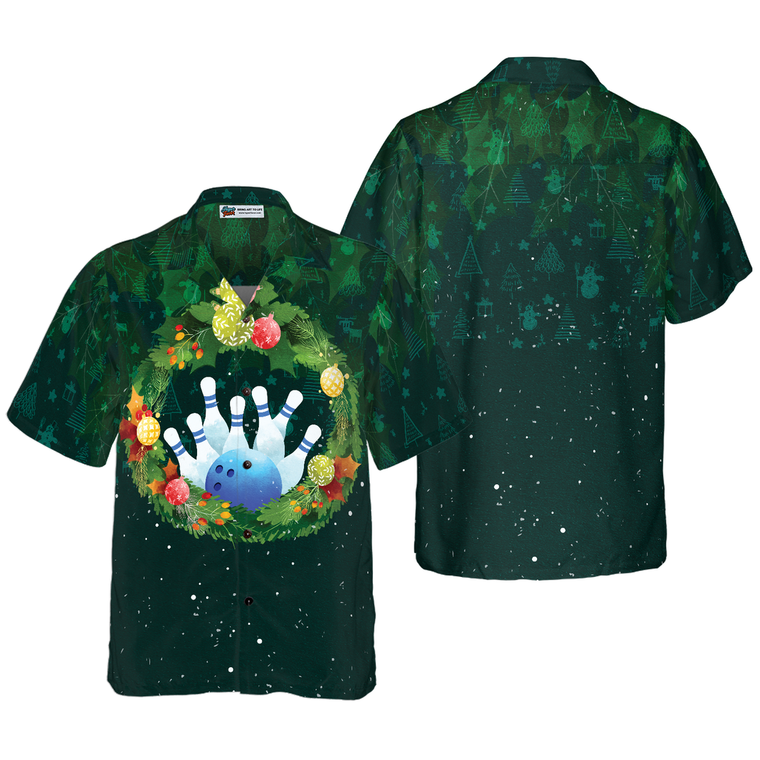 Lune London | Chemises hawaïennes de Noël pour hommes et femmes, chemise hawaïenne à boutons courts avec couronne de Noël.png