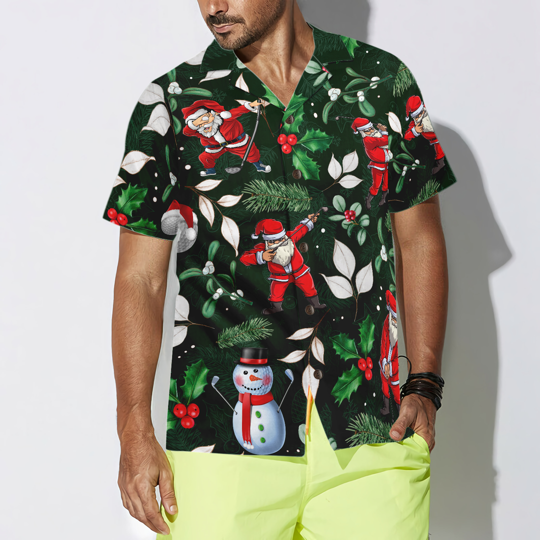 Lune London | Hyperfavor Christmas Hawaiian Shirts, short sleeve shirt with Santa Claus playing golf pattern, Christmas shirt gift idea for men and women