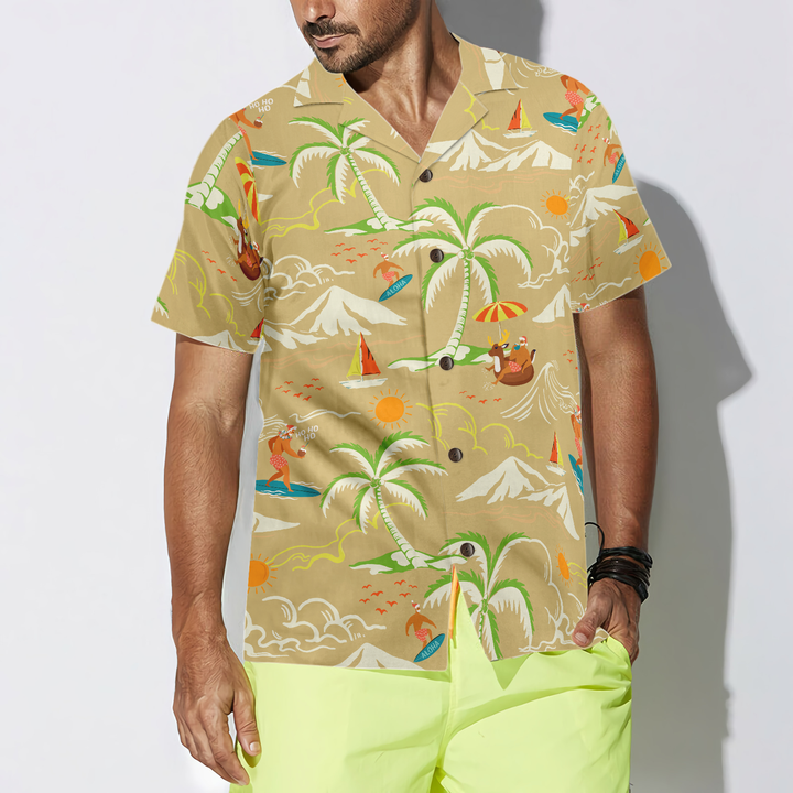 Lune London | Hyperfavor Christmas Hawaiian Shirts, Santa Beach Summer Pattern 4 Short Sleeve Shirt, Christmas Gift Idea for Men and Women