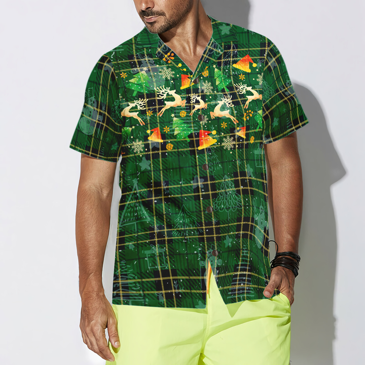 Lune London | Christmas Hyperfavor Hawaiian Shirts for Men and Women, Christmas Green Plaid Hawaiian Shirt with Reindeer Pattern and Short Sleeve Button Placket