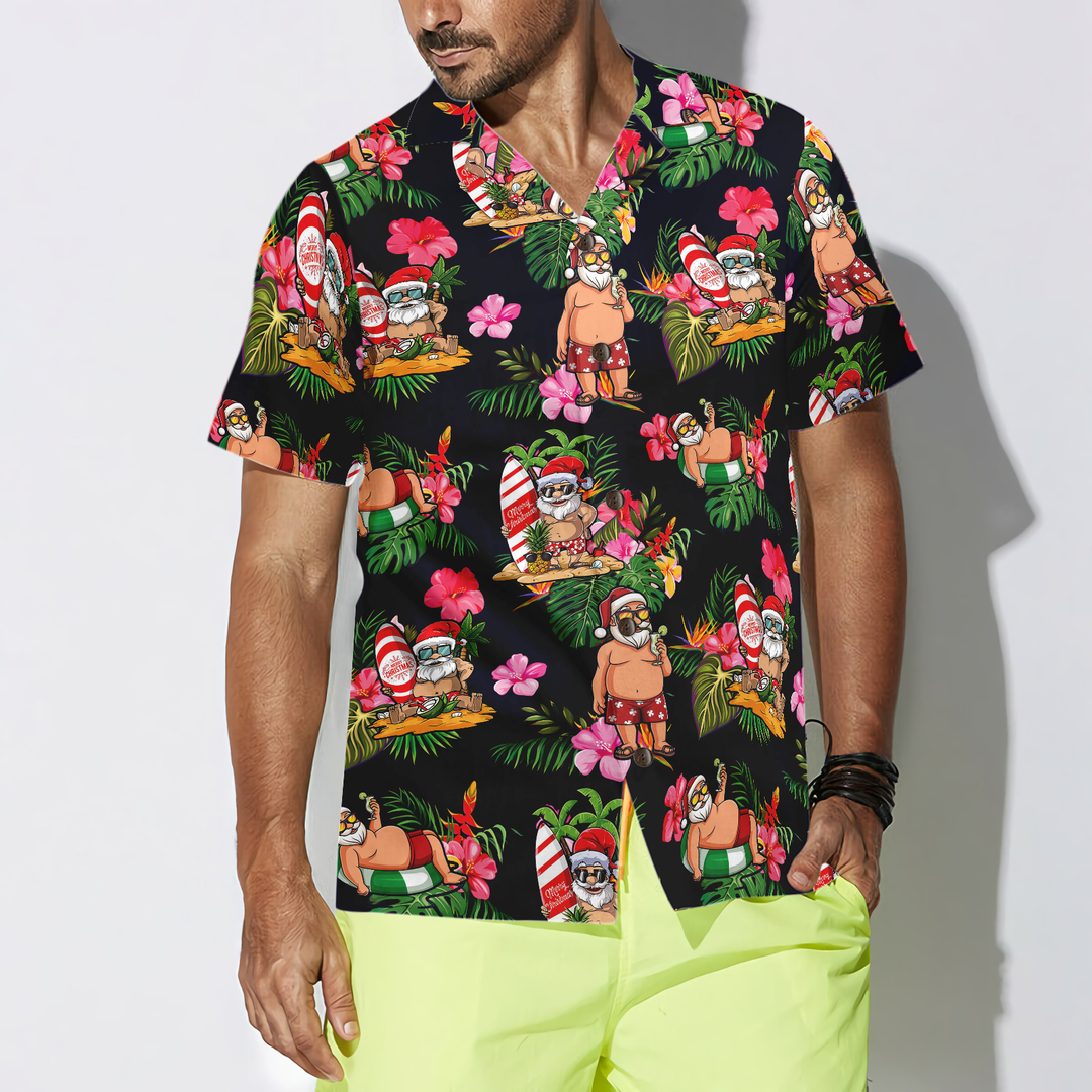 Lune London | Hyperfavor Christmas Hawaiian Shirt, Santa with Tropical Floral Pattern Short Sleeve T-Shirt, Christmas Gift Idea for Men and Women