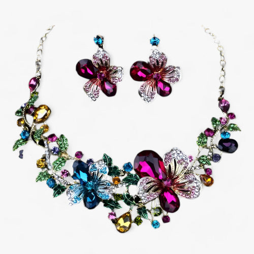 Lune London | Brautschmuck Blumenketten und Ohrringe