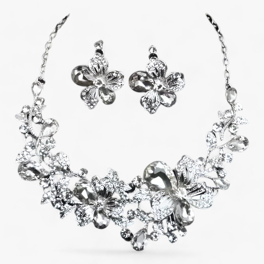Lune London | Brautschmuck Blumenketten und Ohrringe