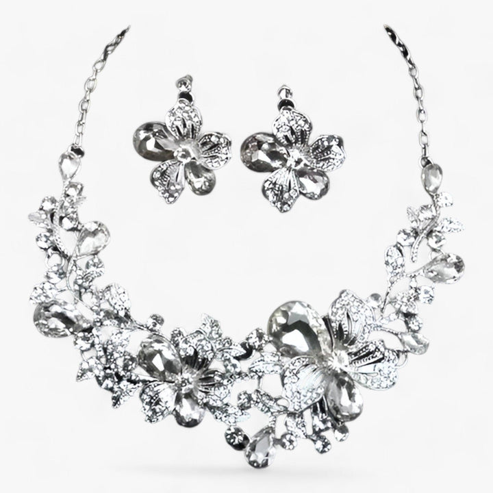 Lune London | Brautschmuck Blumenketten und Ohrringe