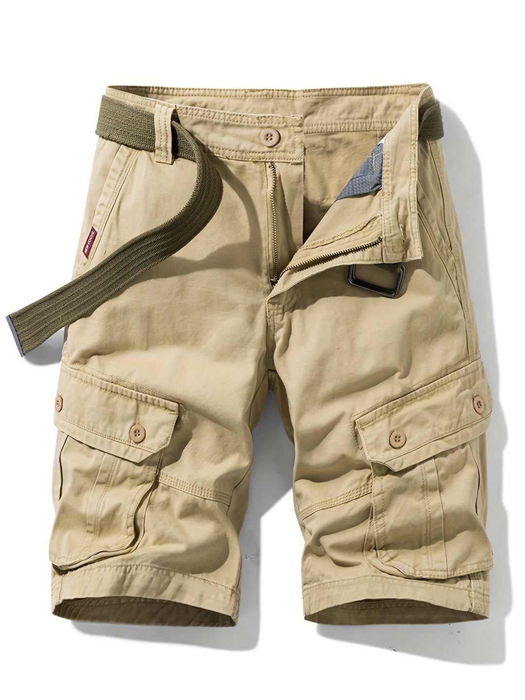 Lune London | Relaxed model men's shorts with button pockets