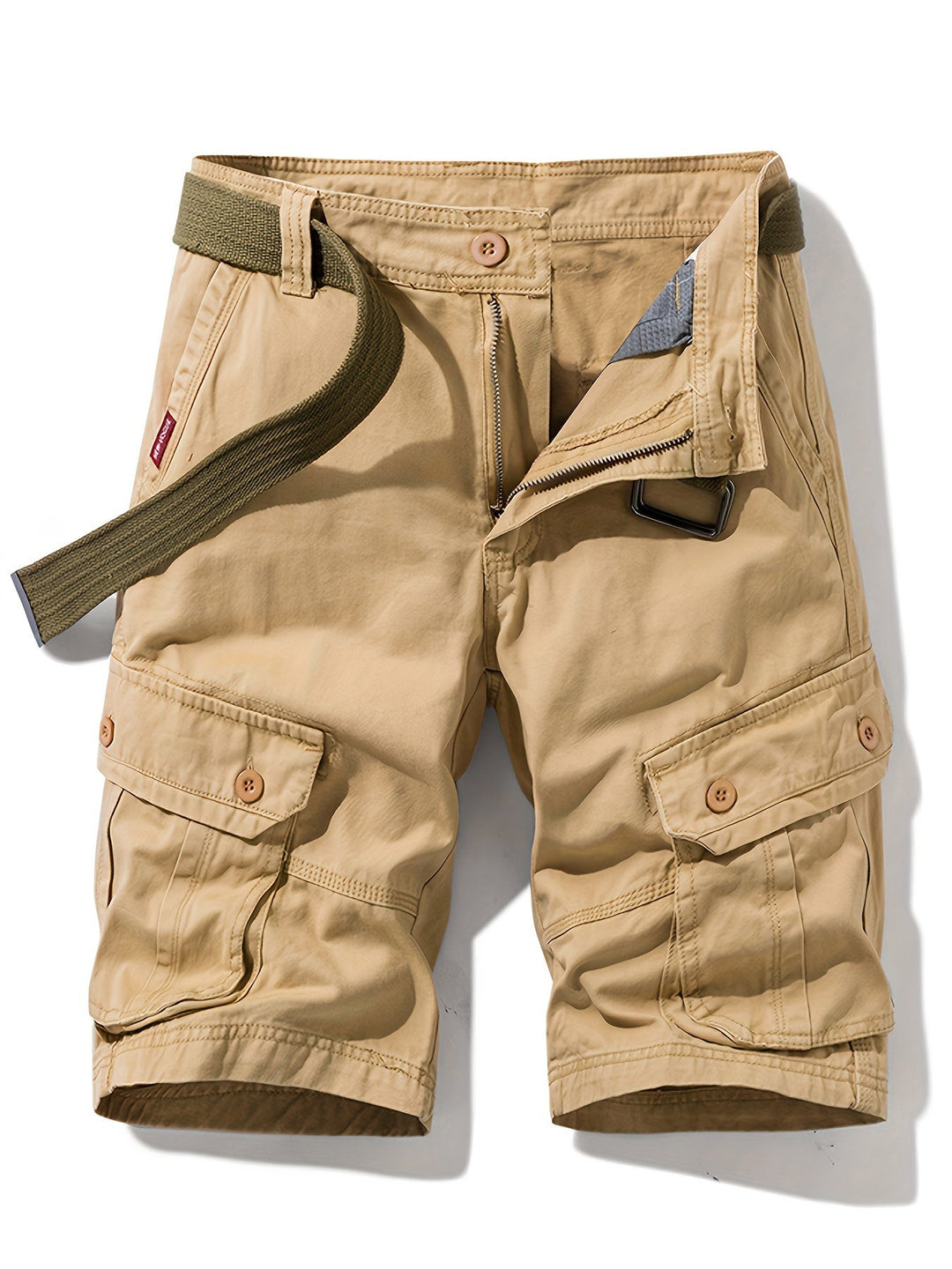 Lune London | Relaxed model men's shorts with button pockets