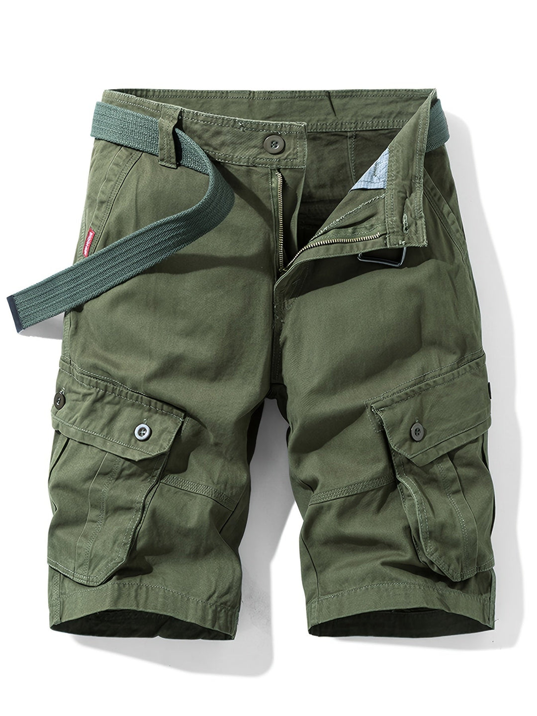 Lune London | Relaxed model men's shorts with button pockets