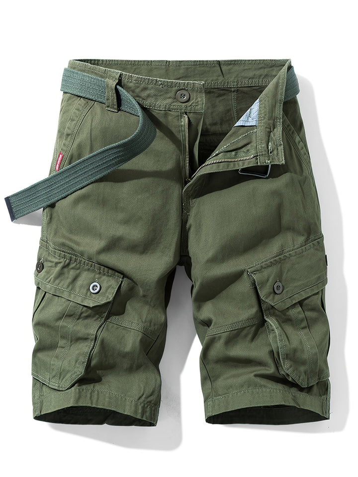 Lune London | Relaxed model men's shorts with button pockets