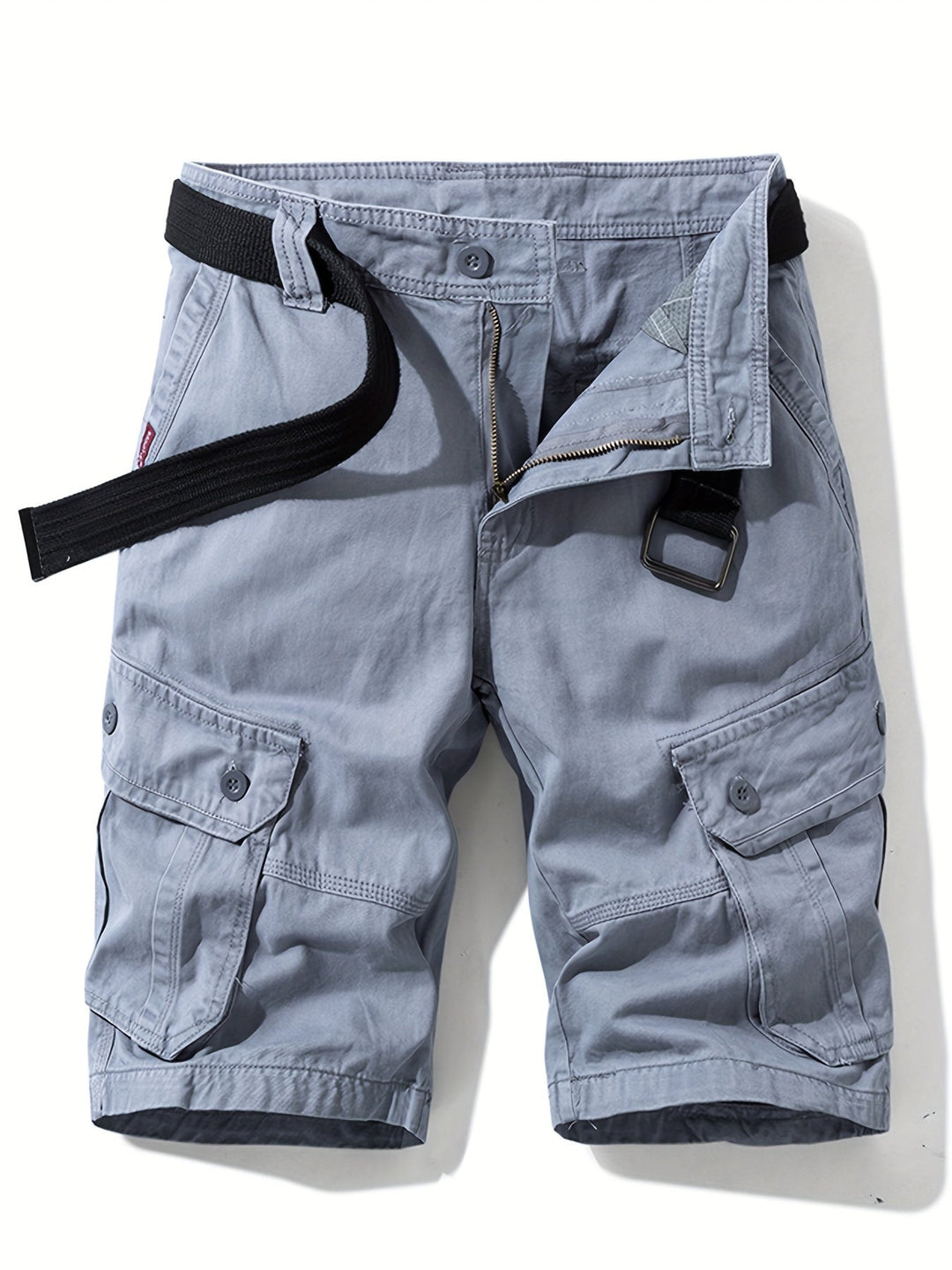Lune London | Relaxed model men's shorts with button pockets
