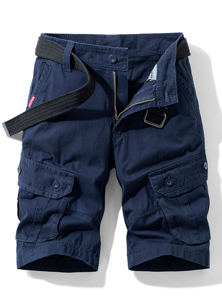 Lune London | Relaxed model men's shorts with button pockets