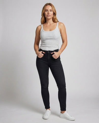 Women's fitted ribbed tank top with round neck