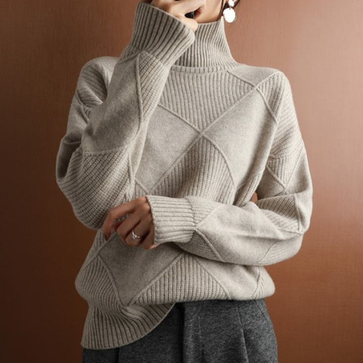 Lune London | Turtleneck Sweater - Knitted with Diamond Pattern - soft and comfortable
