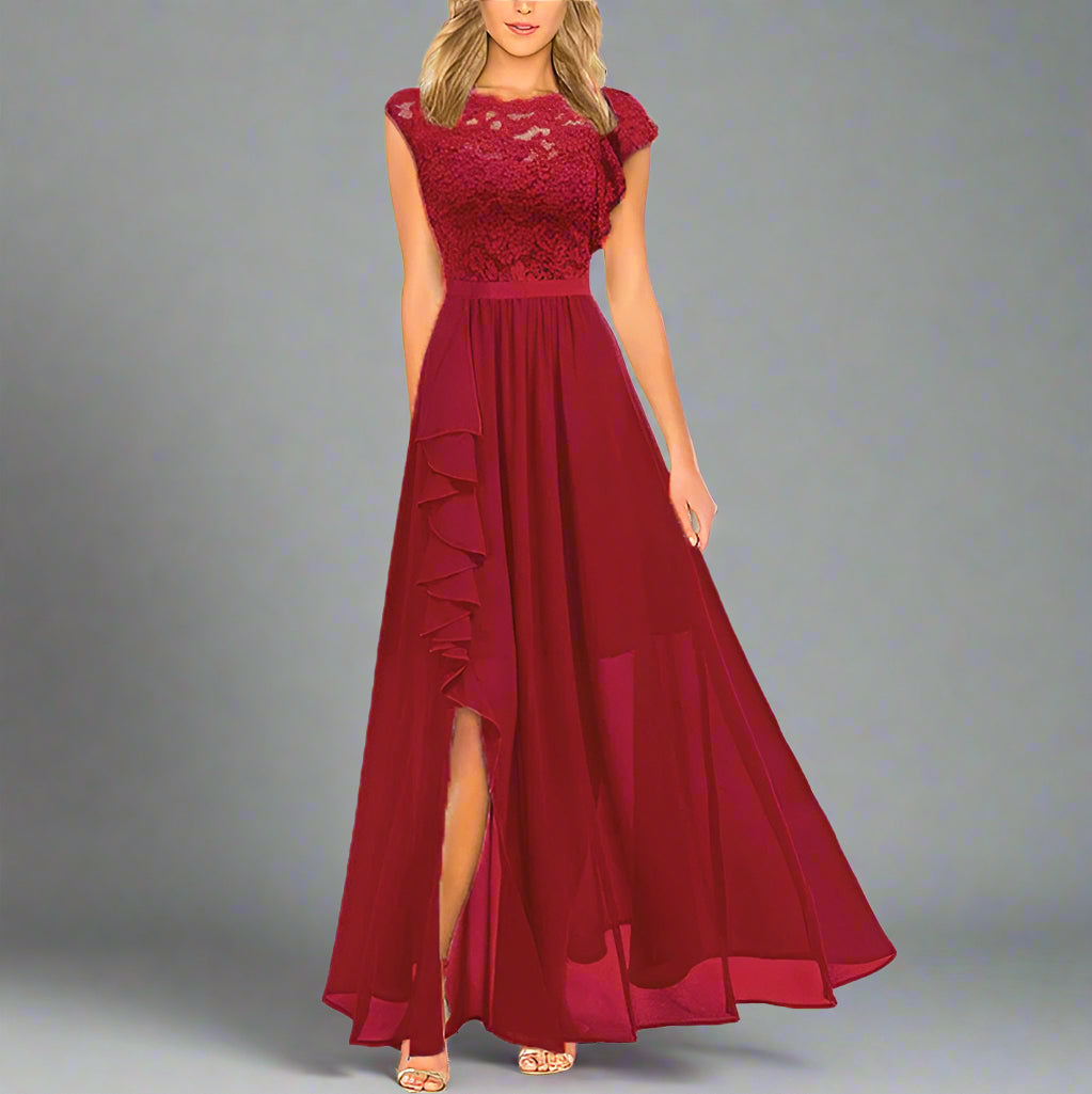 Chic Und Stil | Elegant Women's Maxi Dress with Lace Inserts Timeless Romantic & Flowing