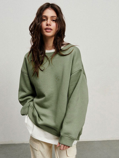 Chic Und Stil | Women's Oversized Sweatshirt In Solid Color Design
