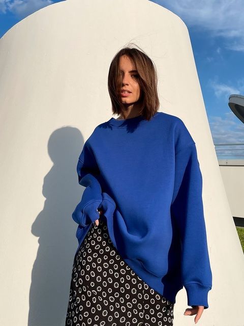 Chic Und Stil | Women's Oversized Sweatshirt In Solid Color Design