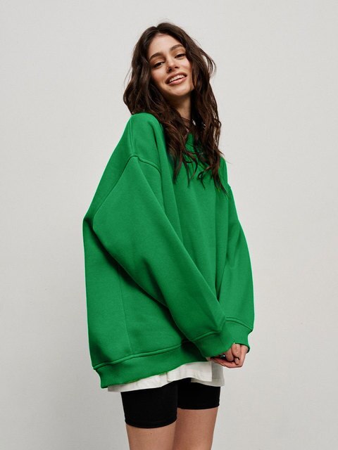 Chic Und Stil | Women's Oversized Sweatshirt In Solid Color Design