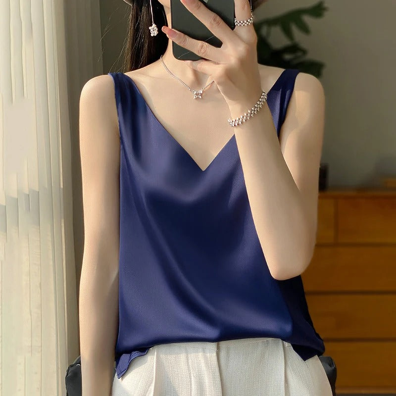 Lune London | Sleeveless Top Made of Satin Silk
