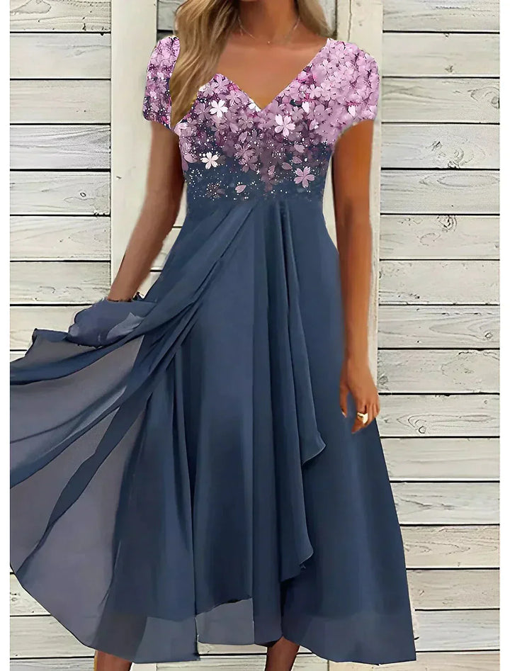 Chic Und Stil | Elegant Midi Dress with Floral Lace