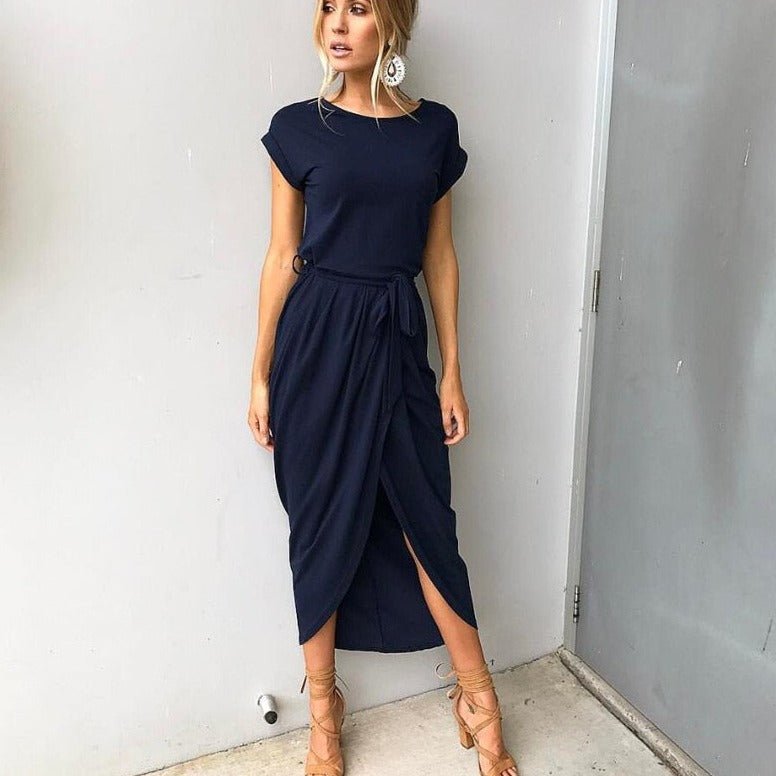 Chic und Stil | Fashionable Short-Sleeved Maxi Dress with Round Neck and Front Slit
