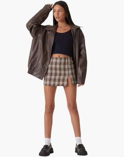 Lune London | Oversized faux leather jacket - Trendy street style look for leisure and everyday wear